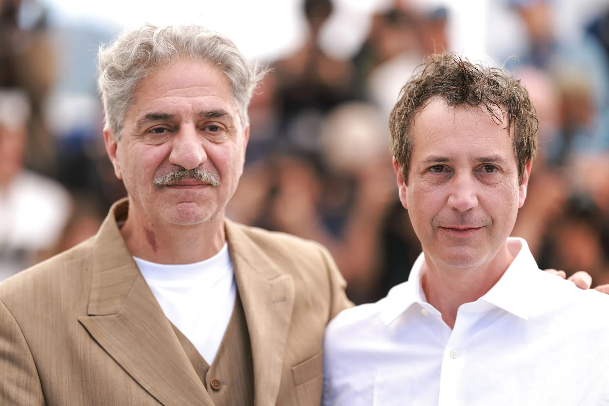 Simon Abkarian habite le personnage du général de Gaulle dans « La bataille de Gaulle »