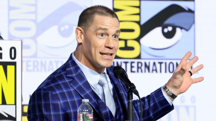 John Cena parle de ses greffes de cheveux et du rôle de ses fans