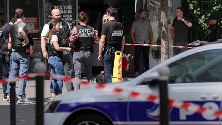 Attaque au couteau à Paris : trois femmes blessées