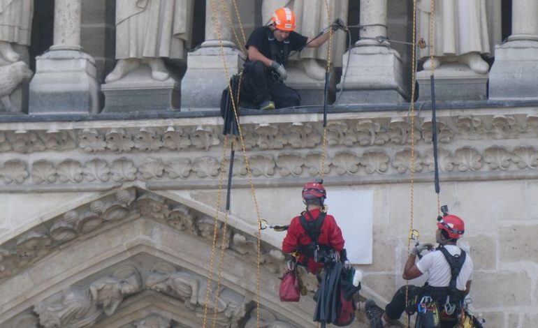 Une Rencontre Inattendue pour la Préservation de Notre-Dame