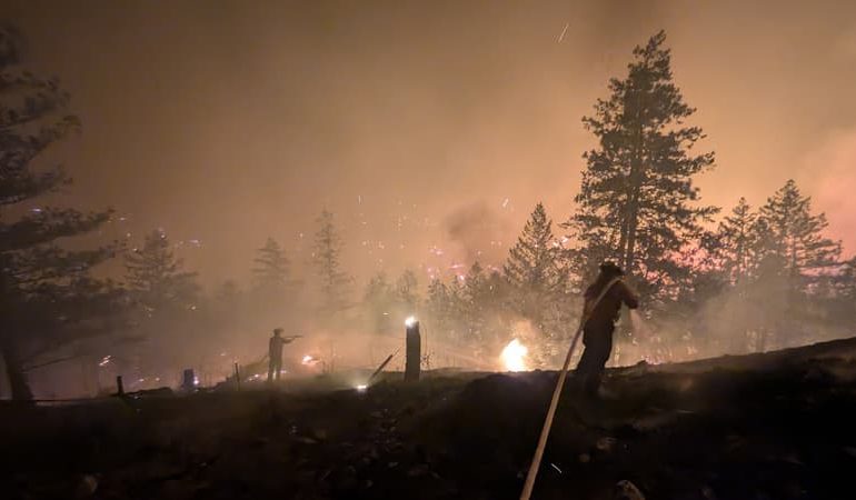 Les incendies de forêt en Colombie-Britannique causent la mort d&rsquo;une femme de 80 ans