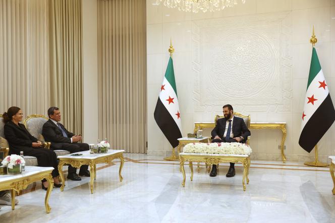 La dissolution des Forces démocratiques syriennes et l&rsquo;intégration kurde en Syrie