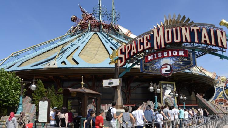Space Mountain à Disneyland Paris prépare un retour aux sources