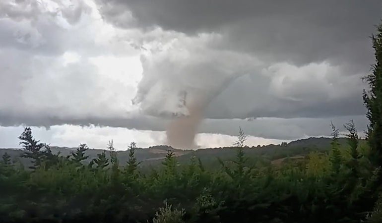Une tornade d&rsquo;une intensité exceptionnelle frappe Pomas