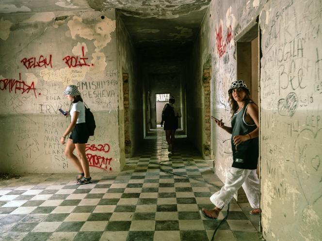 Impact des Conflits et du Budget sur le Tourisme International