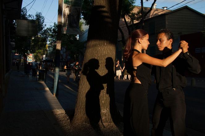 Adiós à Buenos Aires : Portrait d&rsquo;une Ville de Paradoxes