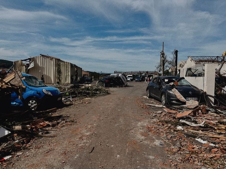 La tornade dévastatrice à Pomas : solidarité et efforts communs