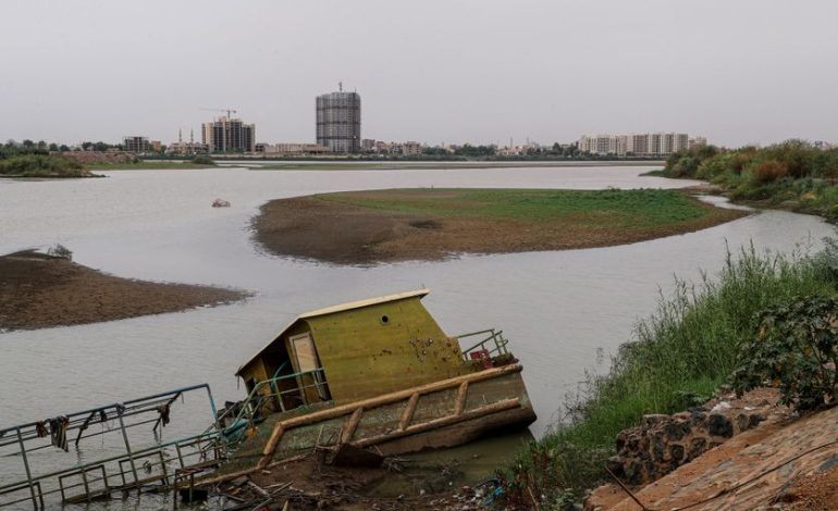Sécheresse et Pénurie à Khartoum: La Crise du Nil Bleu