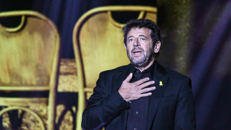 Patrick Bruel : Allègement du contrôle judiciaire et polémique sur l&rsquo;interdiction de quitter le territoire