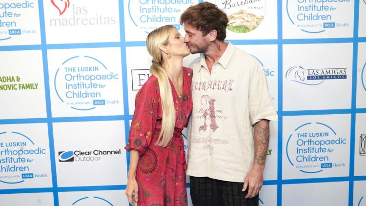 AnnaLynne McCord et la Polémique de sa Cagnotte de Mariage