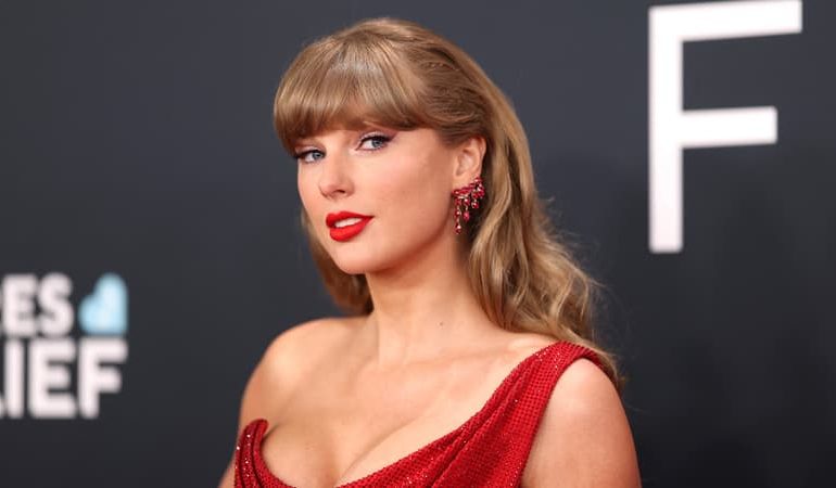 Taylor Swift rejoint le Panthéon des auteurs-compositeurs de Nashville