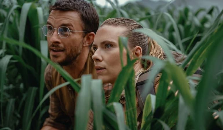 Jonathan Bailey et Scarlett Johansson dans « Jurassic World Rebirth »