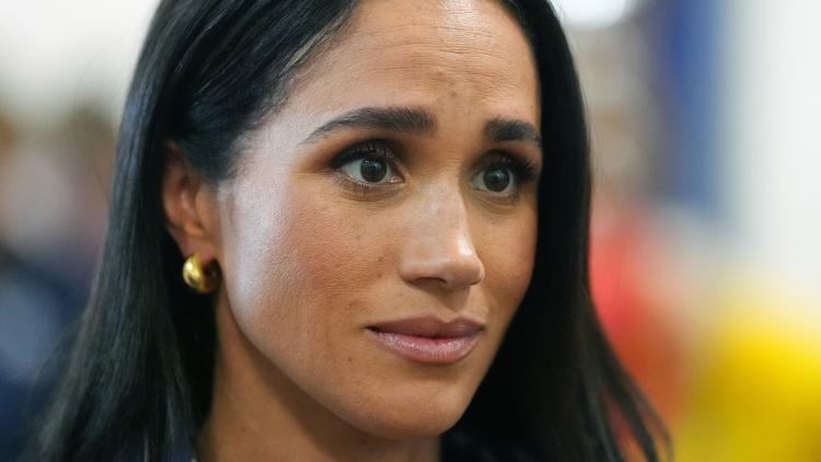 Les Défis de Meghan et Harry avec le Personnel de Maison en Californie