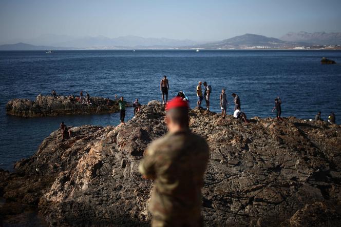 L&rsquo;arrivée de milliers de personnes à Ceuta et son contexte international