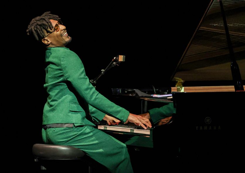Jon Batiste et ses Reprises Innovantes de Mozart et Monk