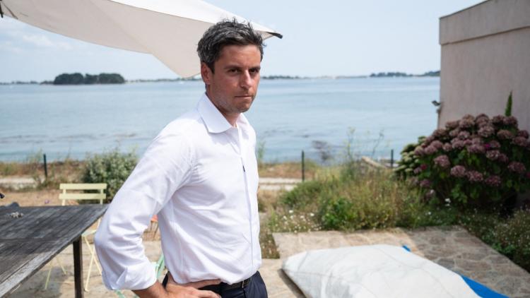 Gabriel Attal appelle à un référendum sur l&rsquo;interdiction des réseaux sociaux aux jeunes