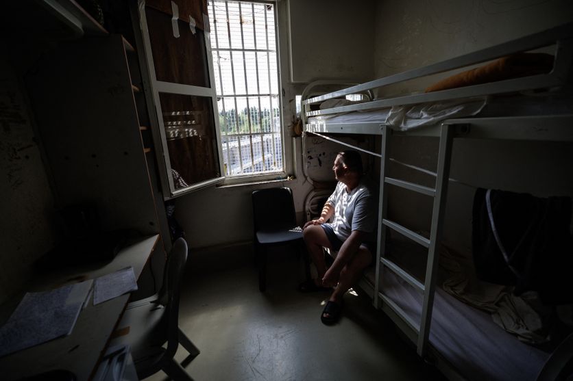 Conditions de Chaleur Accablantes Dans les Prisons Françaises
