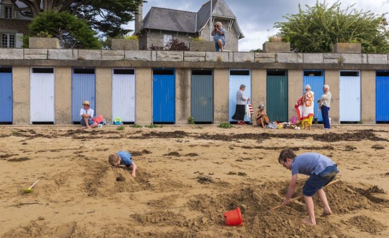 Un regard délicat sur les souvenirs d&rsquo;enfance en Bretagne