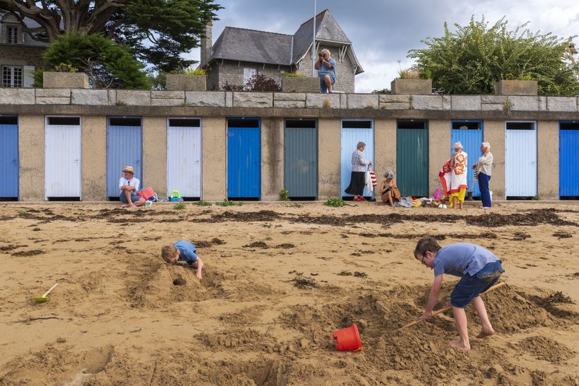 Un regard délicat sur les souvenirs d&rsquo;enfance en Bretagne