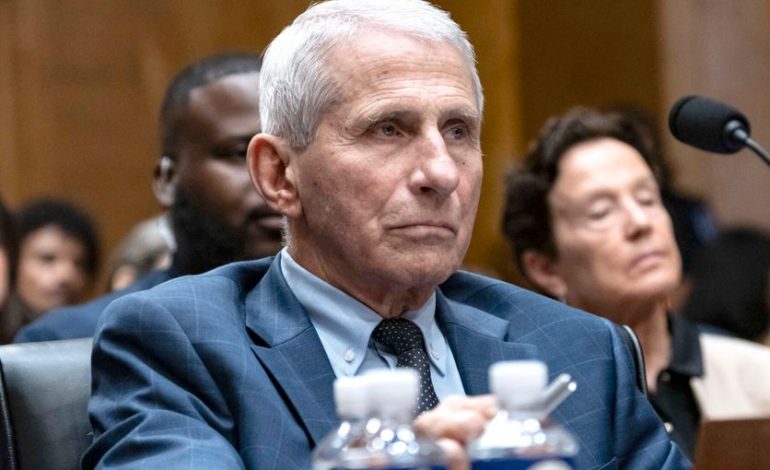 Le Sénat américain recommande des poursuites contre Anthony Fauci