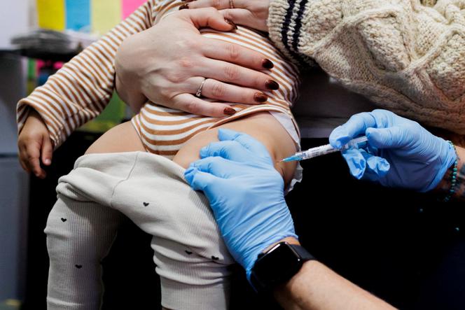 Les tensions autour des nouvelles recommandations vaccinales aux États-Unis