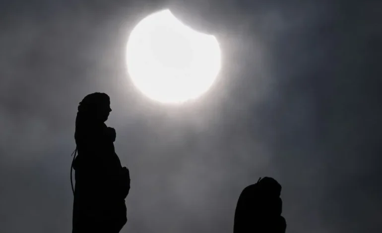 Une éclipse et ses enchantements