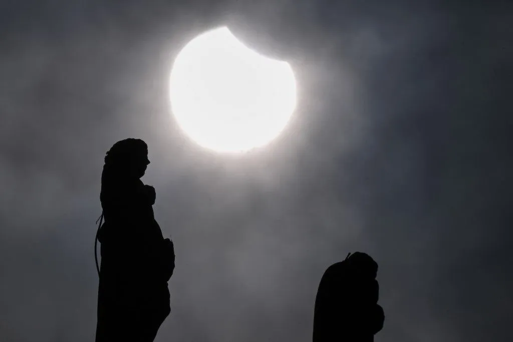 Une éclipse et ses enchantements
