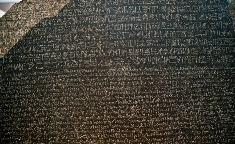 Les rumeurs autour des pyramides d&rsquo;Égypte et leur impact sur l&rsquo;histoire africaine