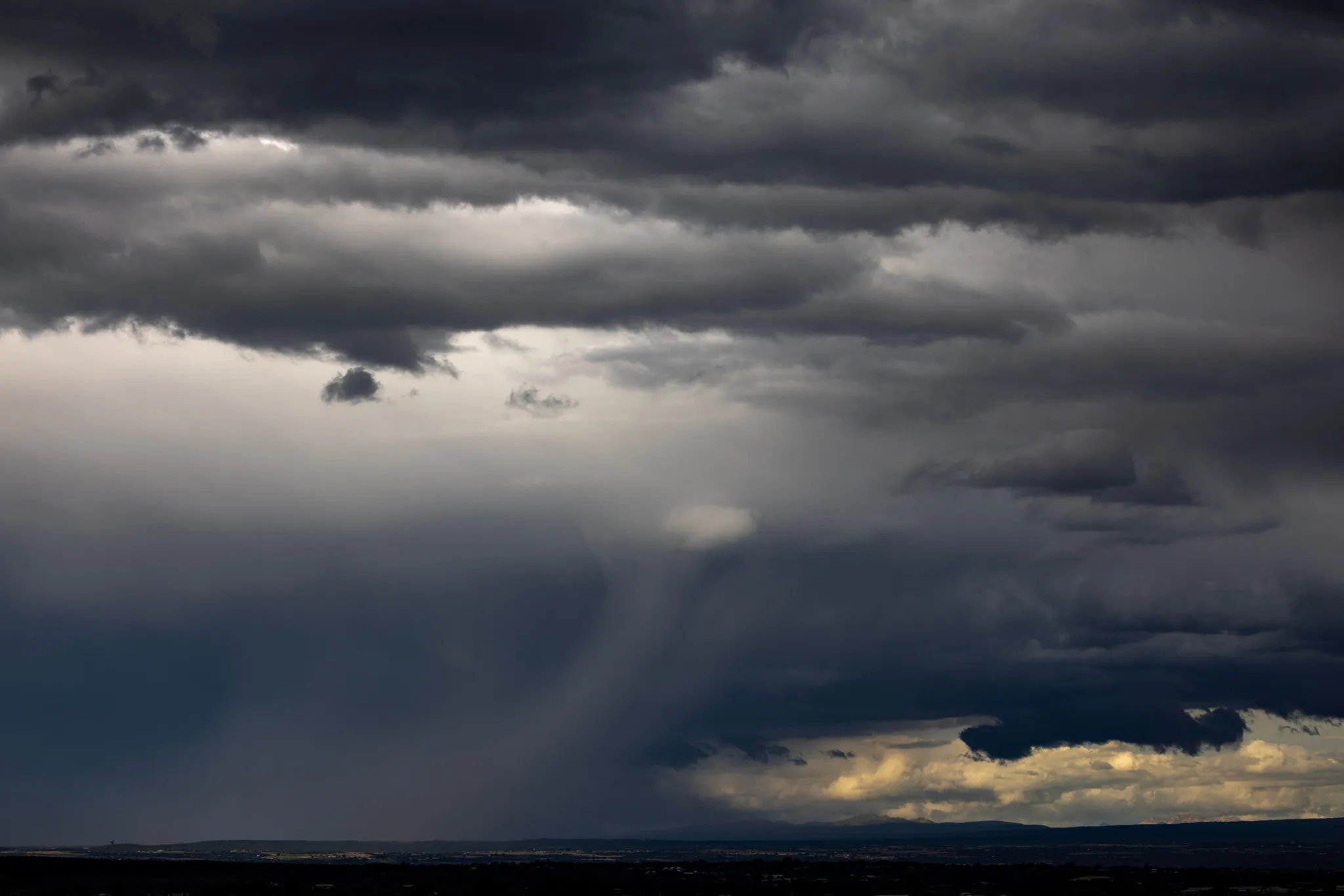 Le Paradoxe de la Pluie : Courir ou Marcher ?