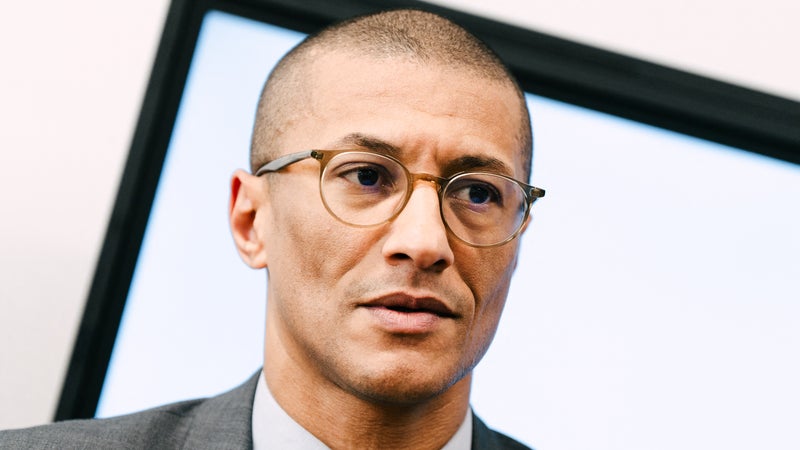 Karim Bouamrane refuse de participer à la primaire du Parti socialiste