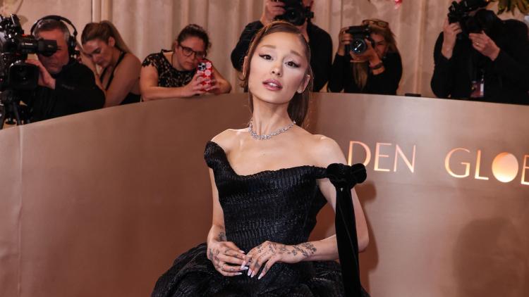 Ariana Grande prend du recul face aux pressions médiatiques