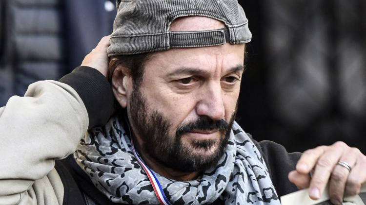 Francis Lalanne annonce sa candidature à la présidentielle