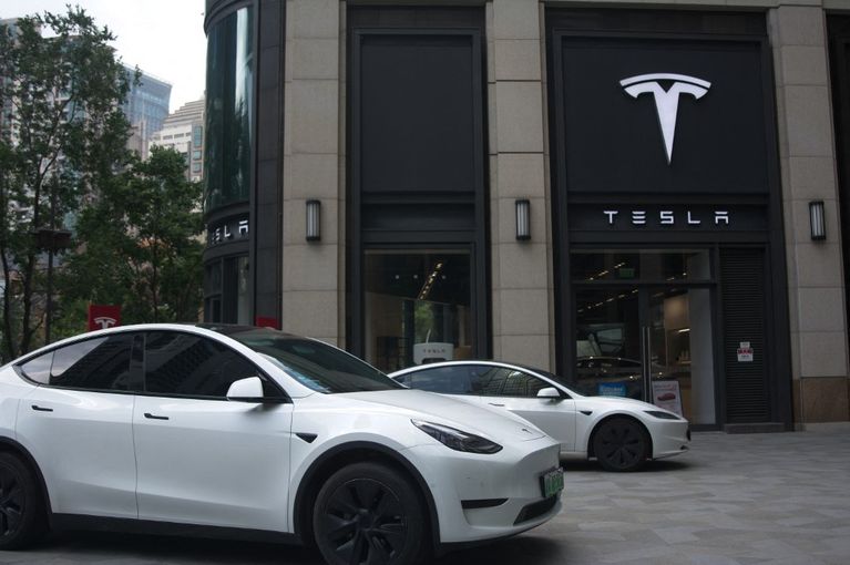 Rappel des Véhicles Tesla en Chine en Raisons de Problèmes avec les Poignées de Porte