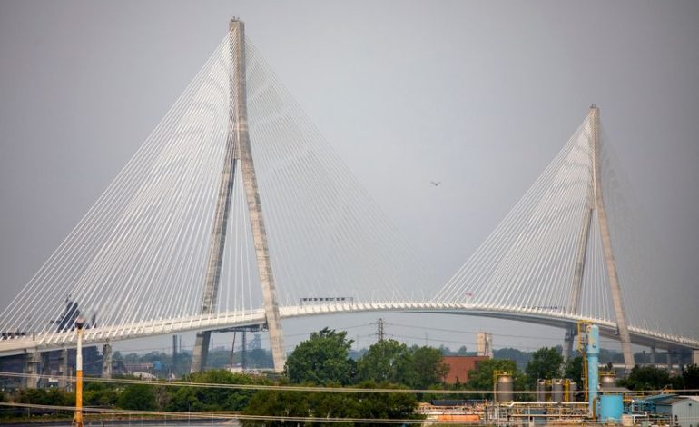 Le Pont Gordie Howe : Symbole d&rsquo;une Relation Complexe entre le Canada et les États-Unis