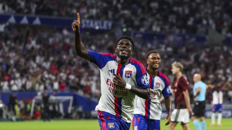 Ernest Nuamah marque pour l&rsquo;Olympique Lyonnais contre le Sparta Prague