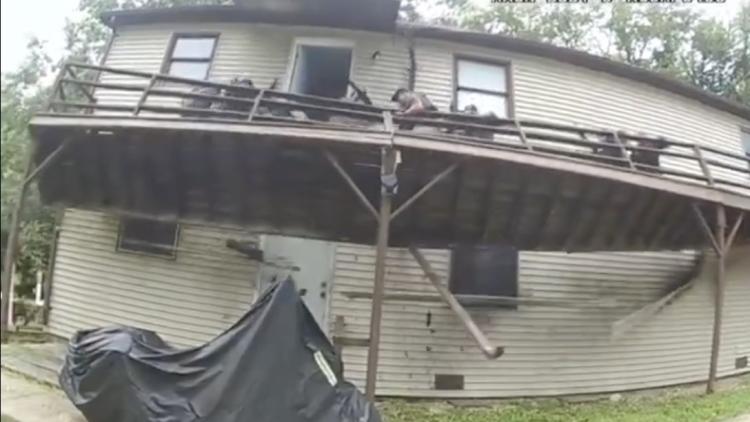 Effondrement d&rsquo;un balcon blesse des policiers lors d&rsquo;une arrestation