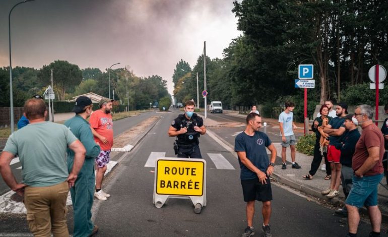 Incendies en Gironde: La Poste critiquée pour avoir demandé de rattraper les heures de travail perdues