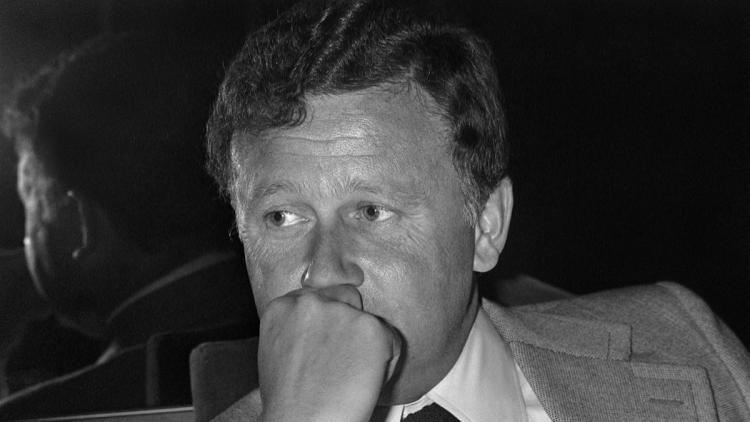 Philippe Bouvard : Une enfance marquée par un père absent