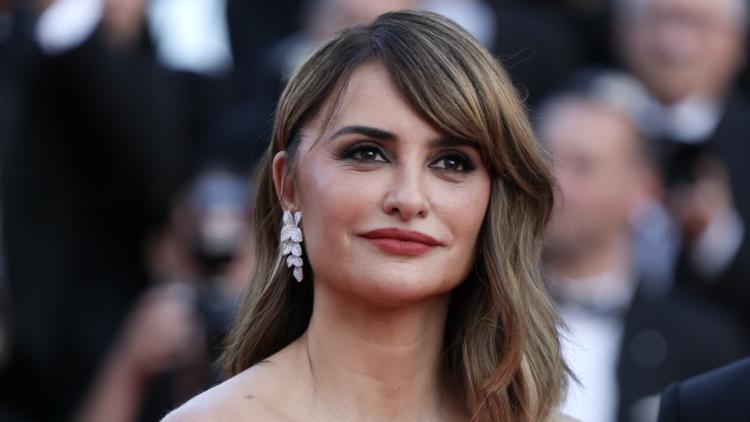 Penélope Cruz devient «maman cool» grâce à Bad Bunny