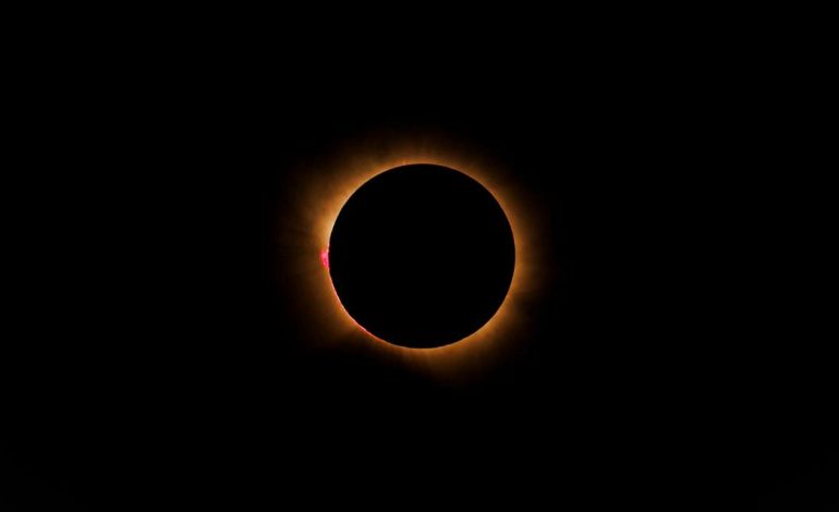 L&rsquo;éclipse solaire fascine les foules en Europe