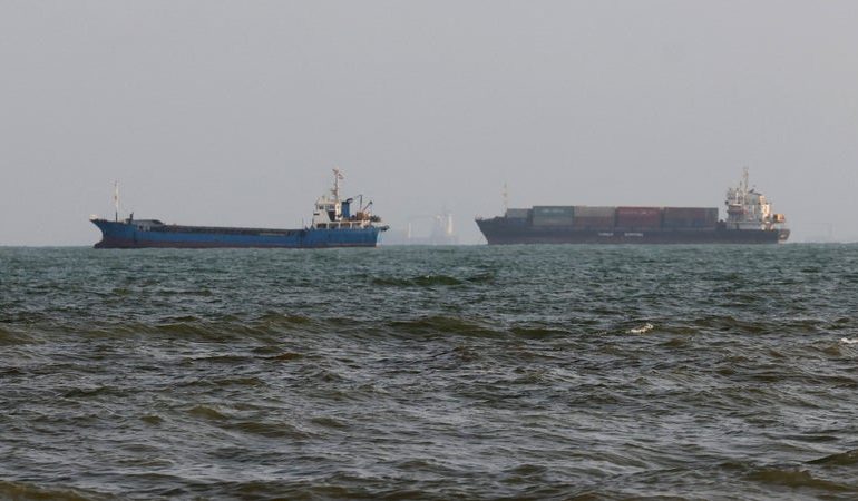 Tensions dans le détroit d&rsquo;Ormuz après des frappes américaines sur l&rsquo;île de Larak