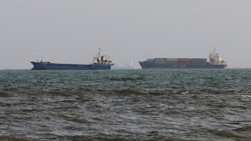 Tensions dans le détroit d&rsquo;Ormuz après des frappes américaines sur l&rsquo;île de Larak