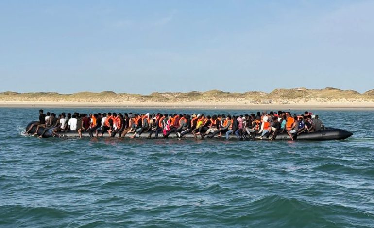 Nouveaux records de traversée de la Manche par des migrants