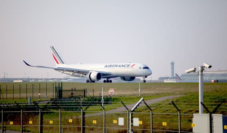 Baisse du trafic passagers dans les aéroports parisiens en juillet