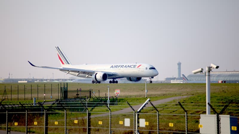 Baisse du trafic passagers dans les aéroports parisiens en juillet