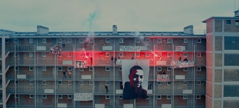 Critique du Film de Mehdi Fikri sur les Bavures Policières