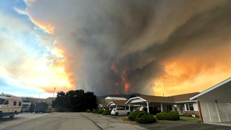 Le Canada Déclare l&rsquo;État d&rsquo;Urgence face à l&rsquo;Incendie de Bald Range