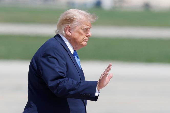 Donald Trump et les Accusations de Favoritisme Liées à Truth Social