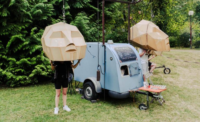 Les Festivals S&rsquo;Enracinent Pour Survivre
