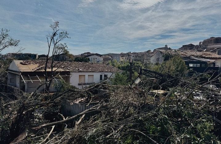 Une tornade dévaste le village de Pomas : témoignages et conséquences